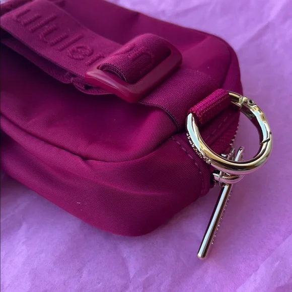 Authentic Lululemon Everywhere Belt Bag Nano - Picture 6 of 16